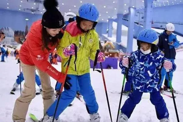 巴山大峽谷羅盤頂滑雪場游玩攻略