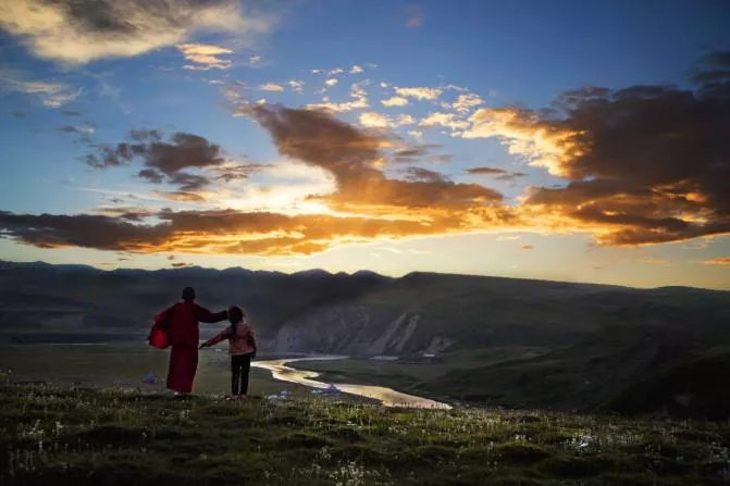 亞青寺的活佛有哪些 亞青寺旅游攻略