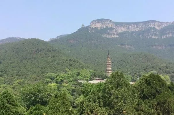 濟(jì)南靈巖寺一日游攻略