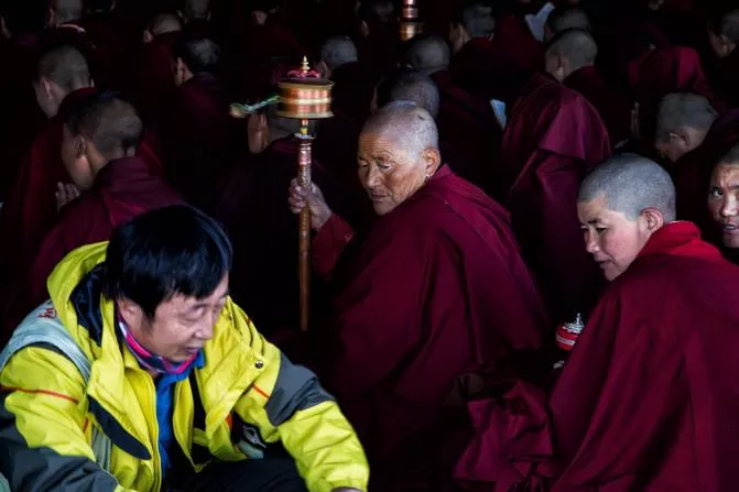 亞青寺的活佛有哪些 亞青寺旅游攻略