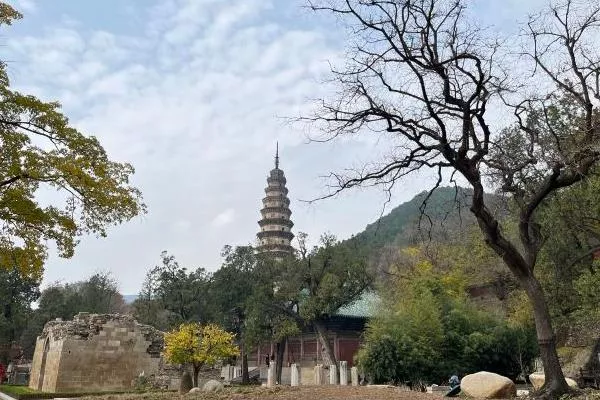 濟(jì)南靈巖寺一日游攻略