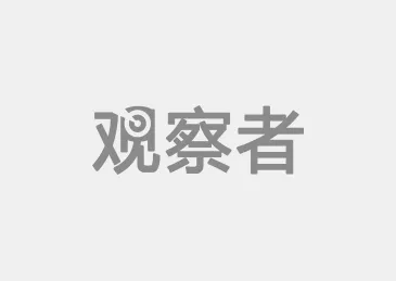 Pingualuit隕石坑是在大約140萬(wàn)年前形成的。因?yàn)橄掠旰拖卵?，隕石坑中出現(xiàn)了一個(gè)湖。