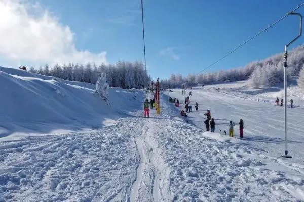 湖北省內(nèi)哪里有滑雪場地