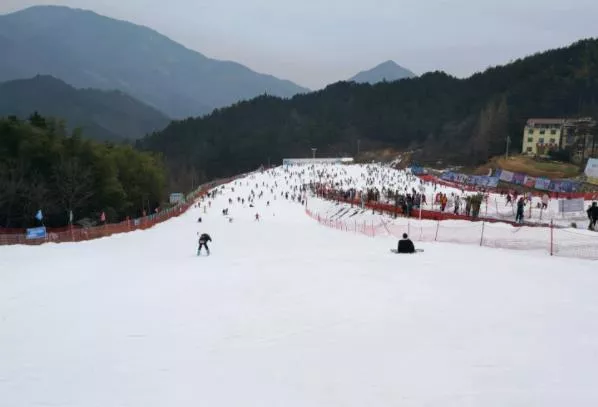 湖北省內(nèi)哪里有滑雪場地